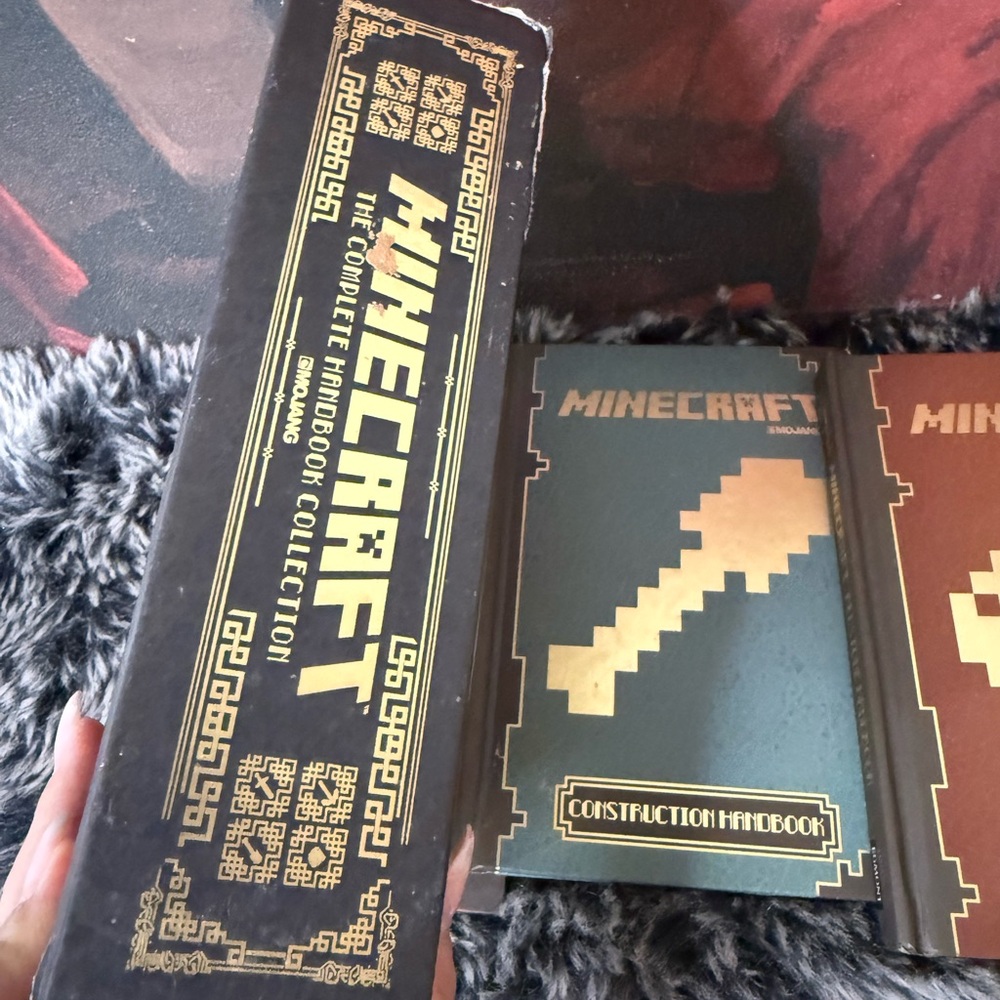 Minecraft Handbook Collection - Picture 8 of 10